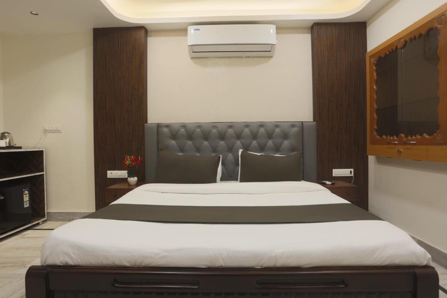 Holiday Out Hotel จ๊อดปูร์ ภายนอก รูปภาพ