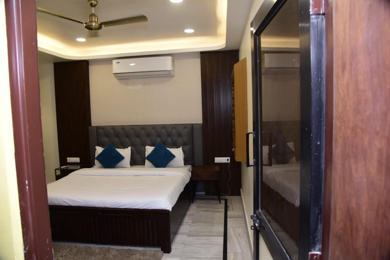Holiday Out Hotel จ๊อดปูร์ ภายนอก รูปภาพ