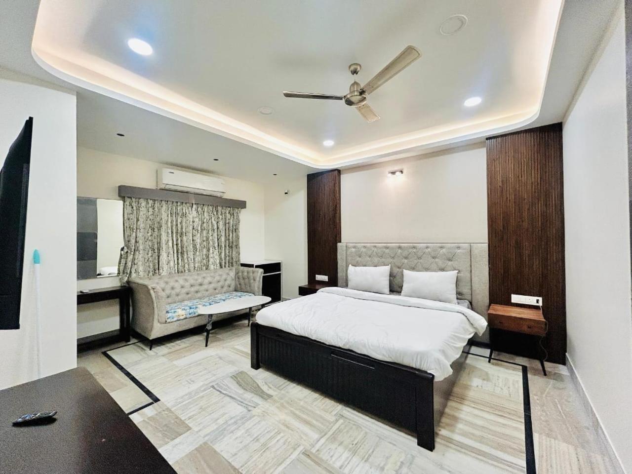 Holiday Out Hotel จ๊อดปูร์ ภายนอก รูปภาพ
