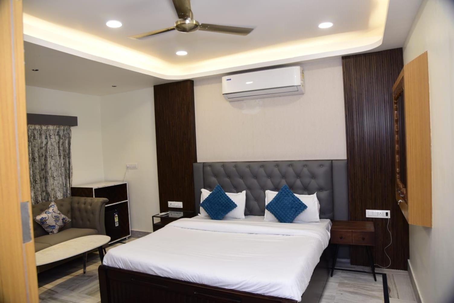 Holiday Out Hotel จ๊อดปูร์ ภายนอก รูปภาพ
