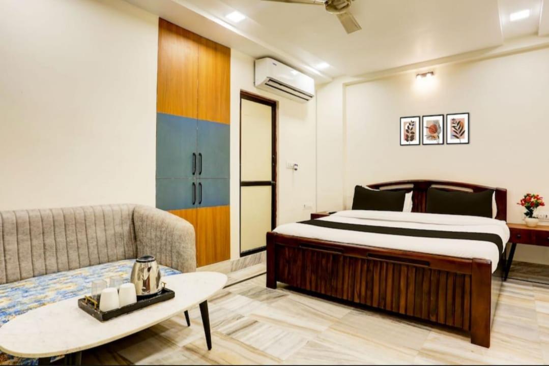 Holiday Out Hotel จ๊อดปูร์ ภายนอก รูปภาพ